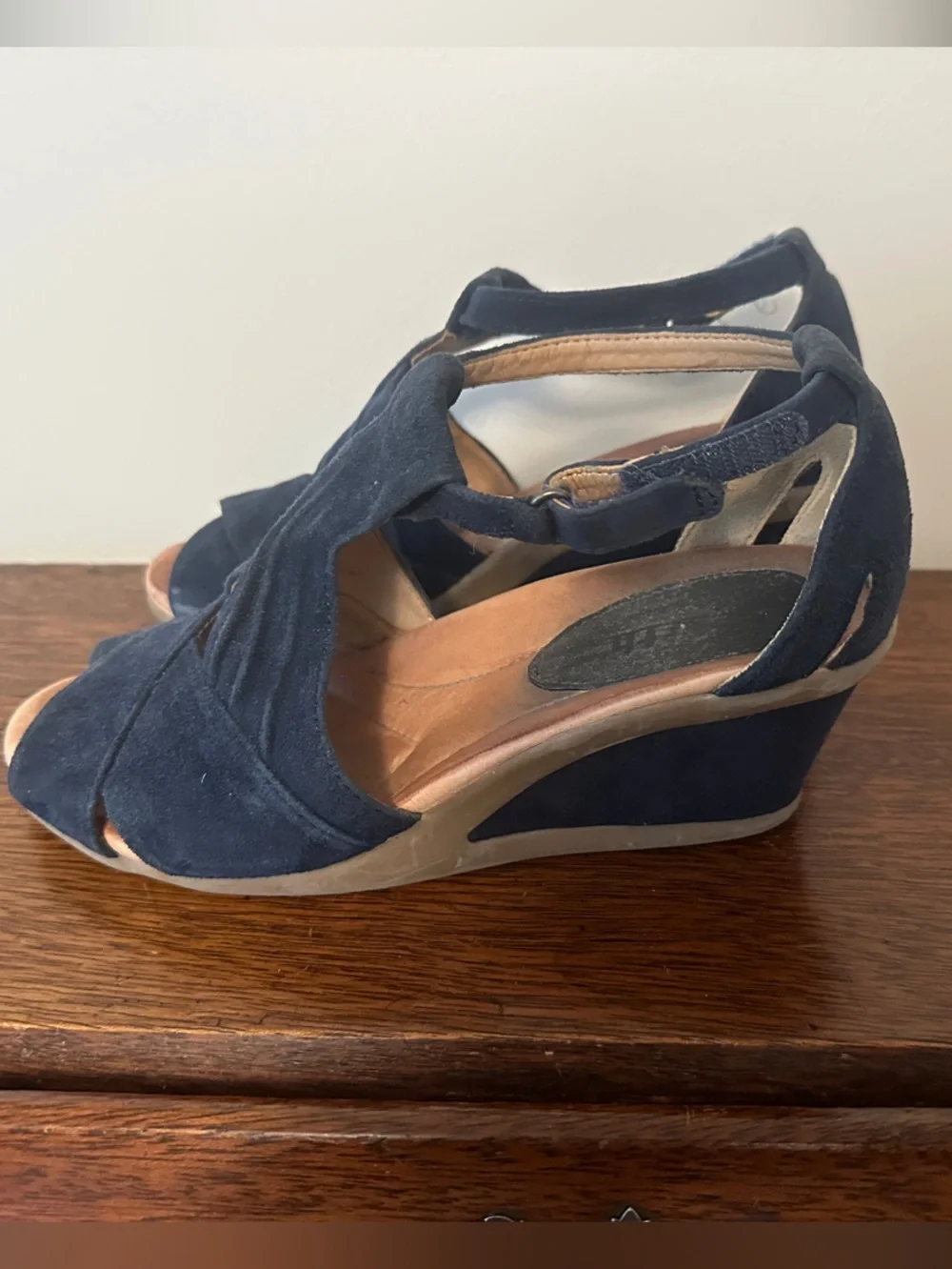 Earth Navy Suede Knot Wedge Sandals